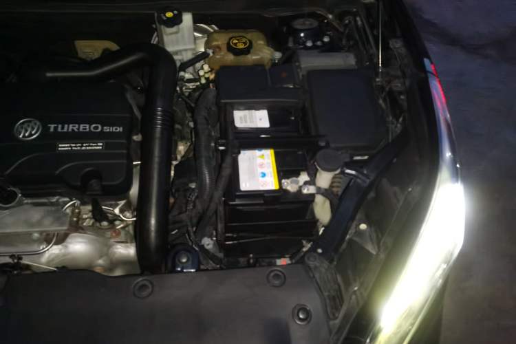 Used Buick Envision 2020 20T Two-Wheel Drive Leading Version Engine Bay Left