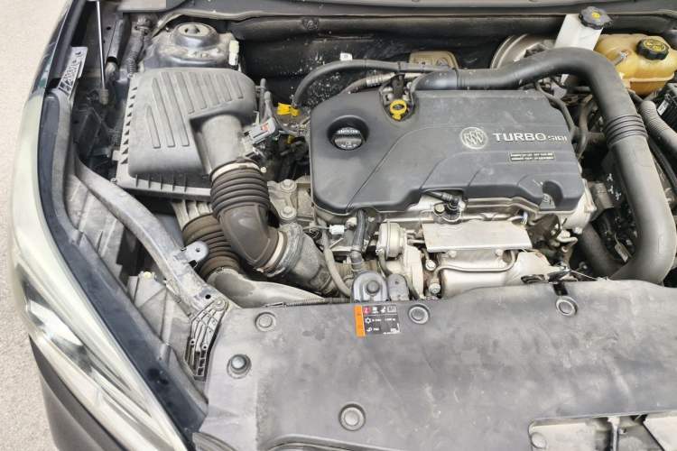Used Buick Envision 2020 20T Two-Wheel Drive Luxury Model Engine Bay Right