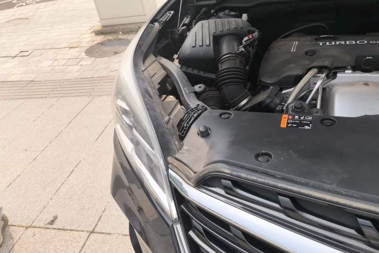 Used Buick Envision 2020 28T Four-Wheel Drive Elite Version Engine Bay Right