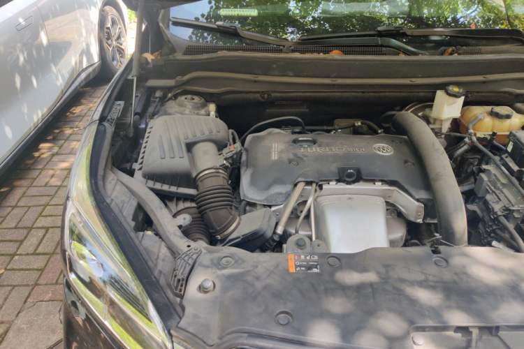 Used Buick Envision 2020 28T Four-Wheel Drive Elite Version Engine Bay Right