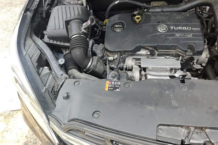 Used Buick Envision 2020 20T Two-Wheel Drive Luxury Model Engine Bay Right