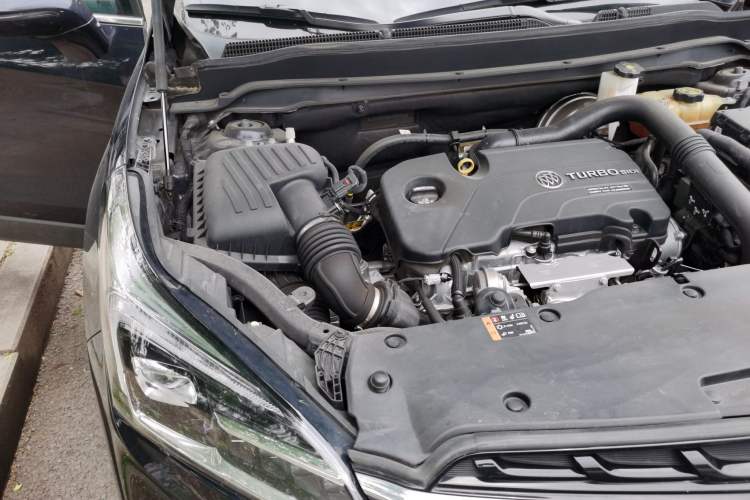 Used Buick Envision 2020 20T Two-Wheel Drive Luxury Model Engine Bay Right