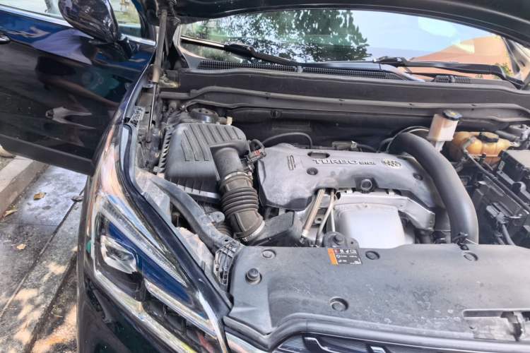 Used Buick Envision 2020 28T Four-Wheel Drive Elite Version Engine Bay Right