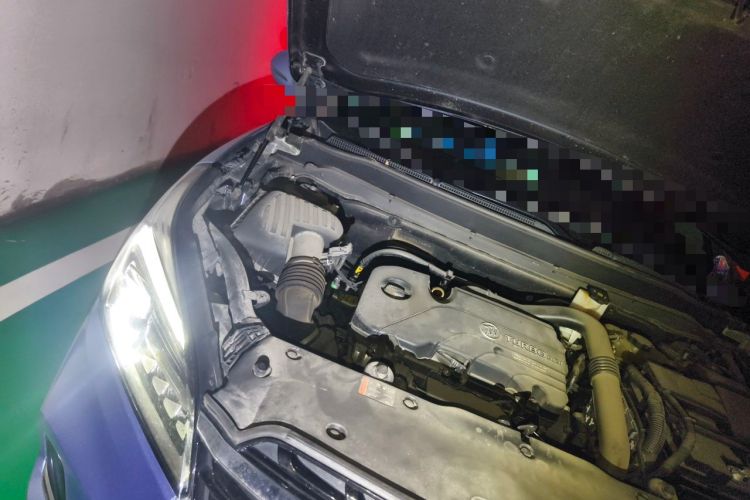 Used Buick Envision 2020 20T Two-Wheel Drive Luxury Model Engine Bay Right