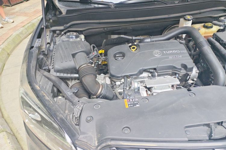 Used Buick Envision 2020 20T Two-Wheel Drive Elite Version Engine Bay Right