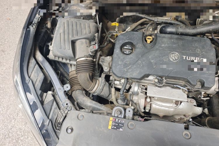 Used Buick Envision 2020 20T Two-Wheel Drive Leading Version Engine Bay Right