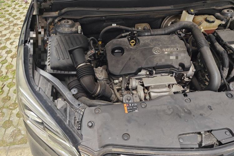 Used Buick Envision 2020 20T Two-Wheel Drive Elite Version Engine Bay Right