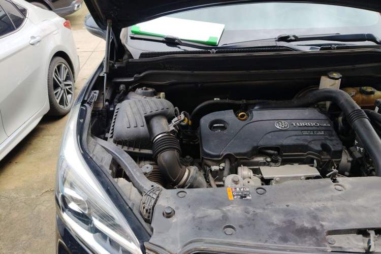 Used Buick Envision 2020 20T Two-Wheel Drive Leading Version Engine Bay Right