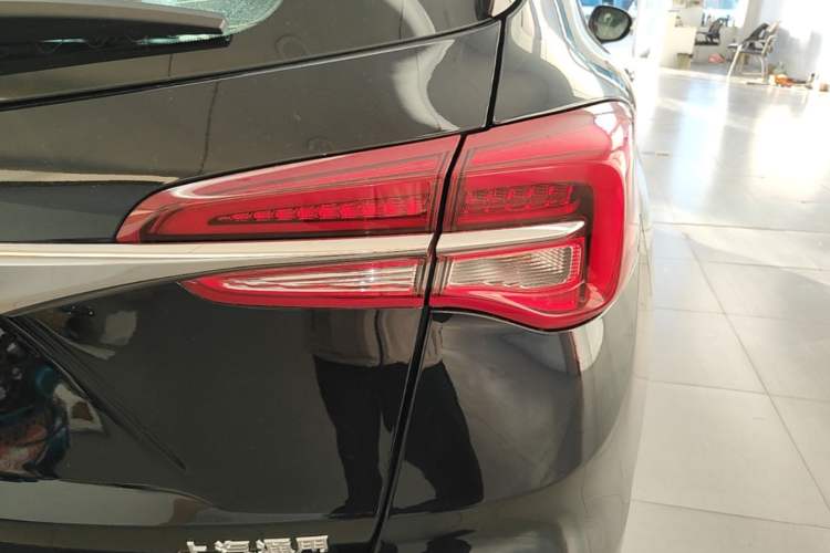 Used Buick Envision 2020 20T Two-Wheel Drive Leading Version Exterior 3