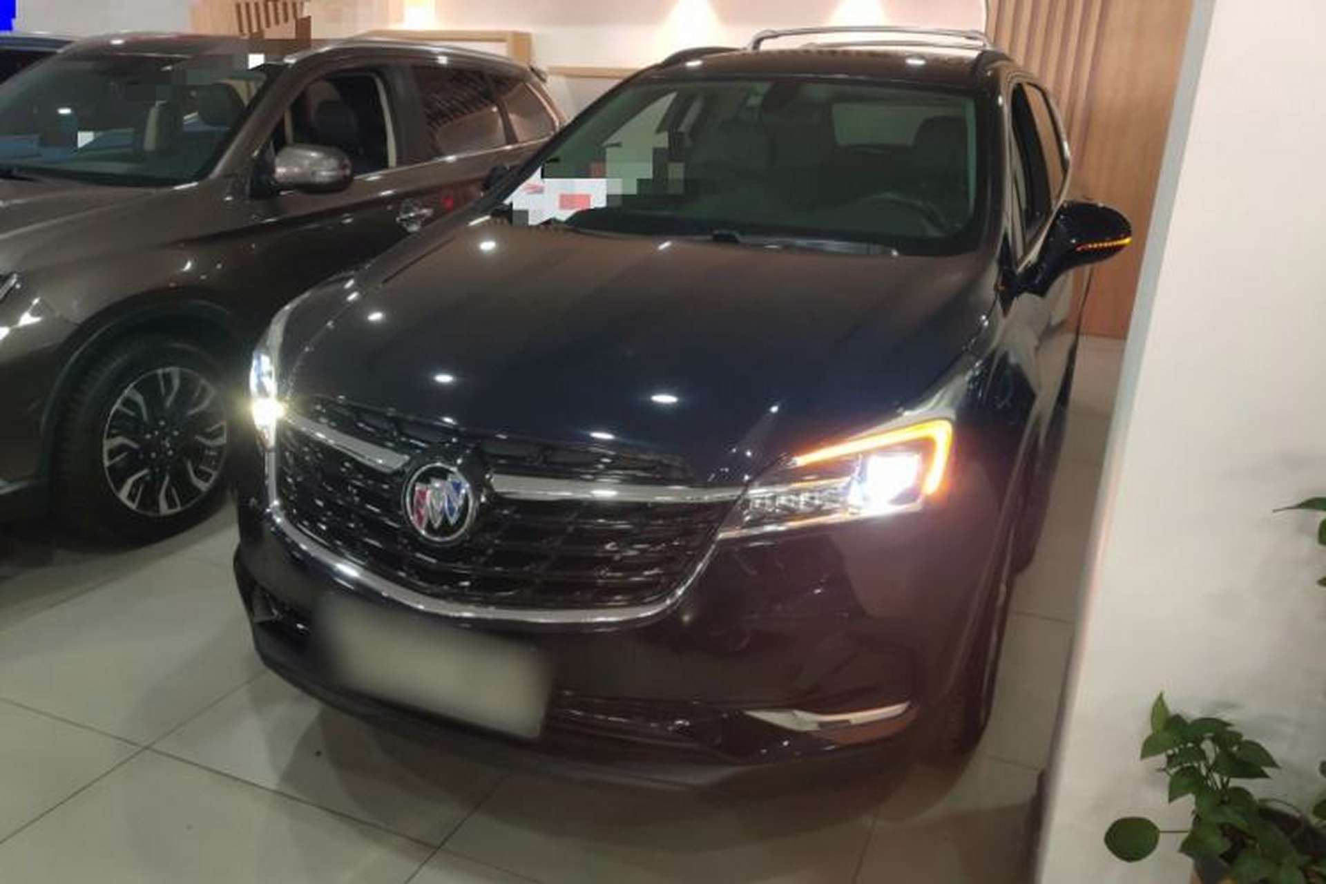 Used Buick Envision 2020 20T Two-Wheel Drive Leading Version Front Left 45 Deg
