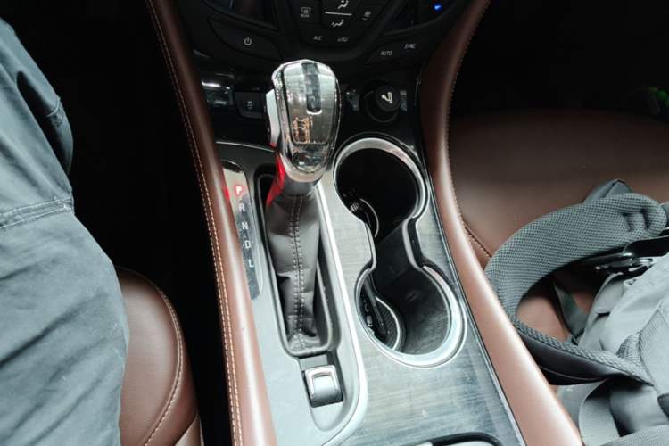 Used Buick Envision 2020 28T Four-Wheel Drive Elite Version Gear Lever