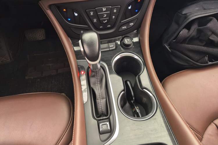 Used Buick Envision 2020 28T Four-Wheel Drive Elite Version Gear Lever