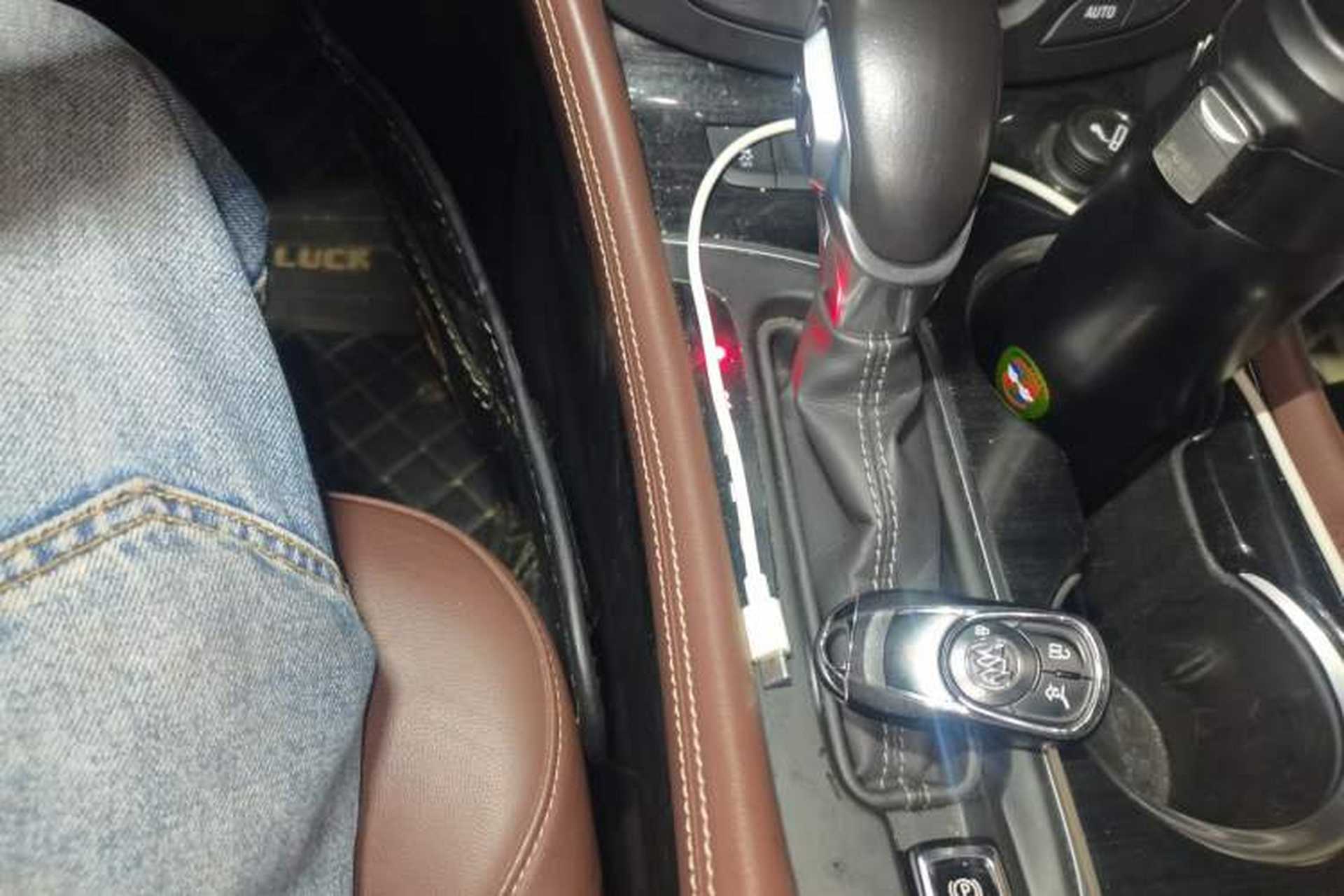 Used Buick Envision 2020 28T Four-Wheel Drive Elite Version Gear Lever