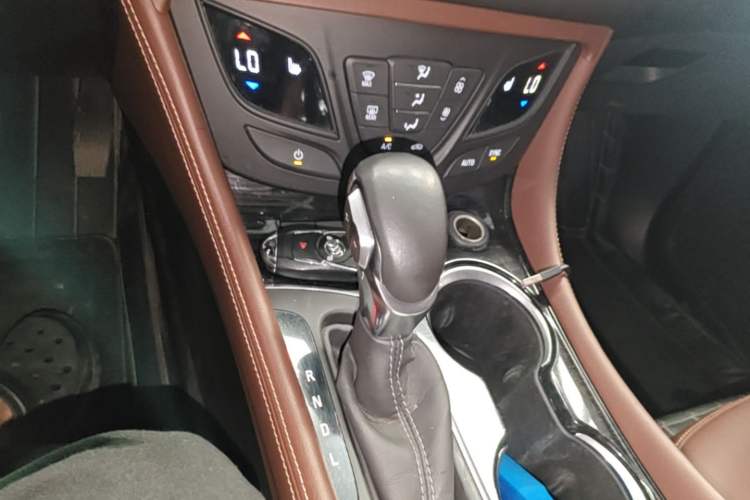 Used Buick Envision 2020 28T Four-Wheel Drive Elite Version Gear Lever