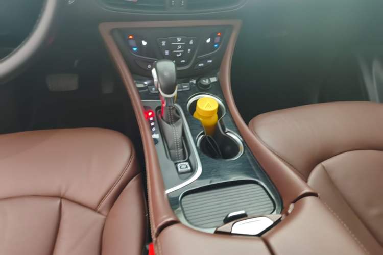 Used Buick Envision 2020 28T Four-Wheel Drive Millionth Anniversary Edition Gear Lever