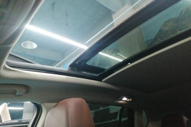 Used Buick Envision 2020 28T Four-Wheel Drive Elite Version Headliner