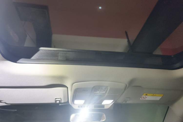 Used Buick Envision 2020 20T Two-Wheel Drive Luxury Model Headliner