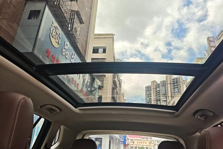 Used Buick Envision 2020 20T Two-Wheel Drive Luxury Model Headliner