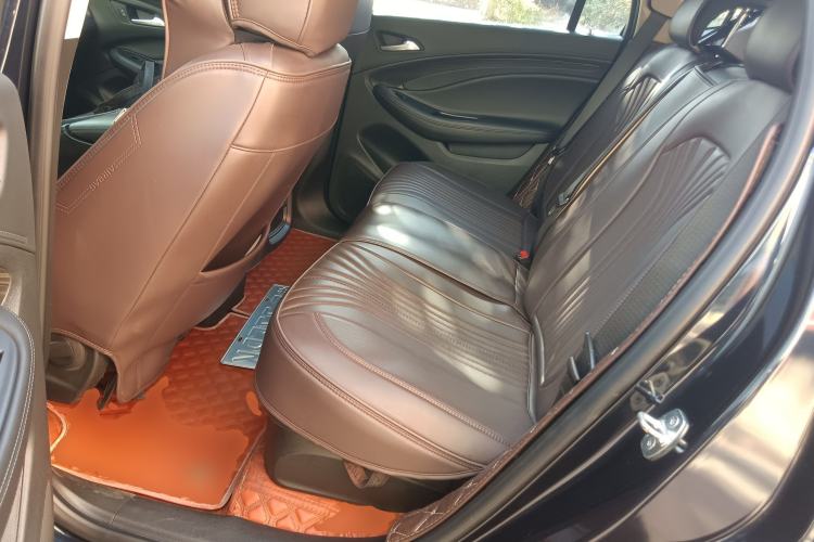 Used Buick Envision 2020 20T Two-Wheel Drive Leading Version Interior 4