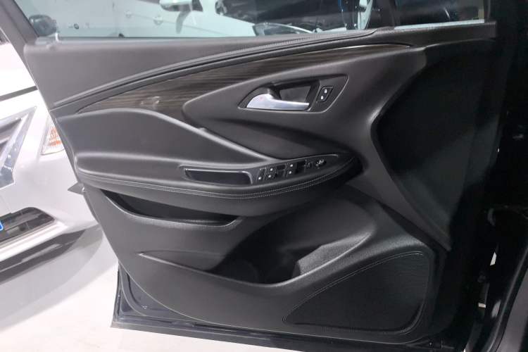 Used Buick Envision 2020 20T Two-Wheel Drive Elite Version Left Front Door Interior