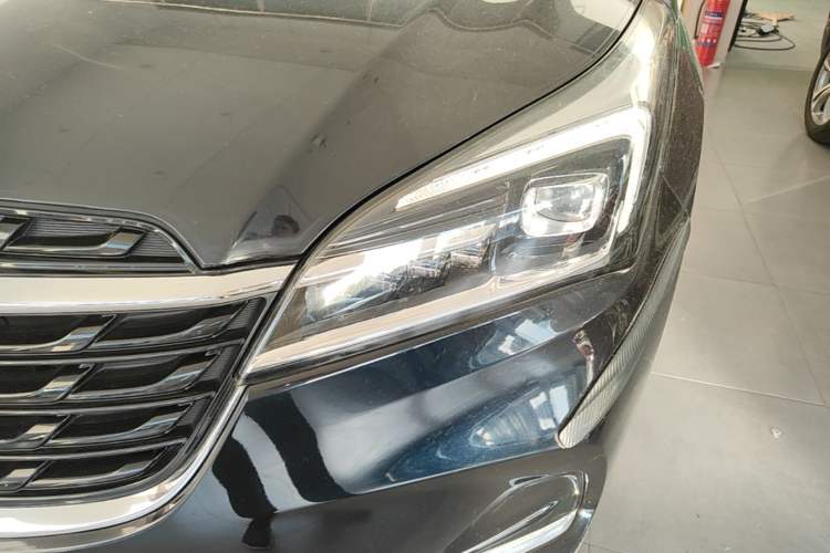 Used Buick Envision 2020 20T Two-Wheel Drive Leading Version Left Front Headlight