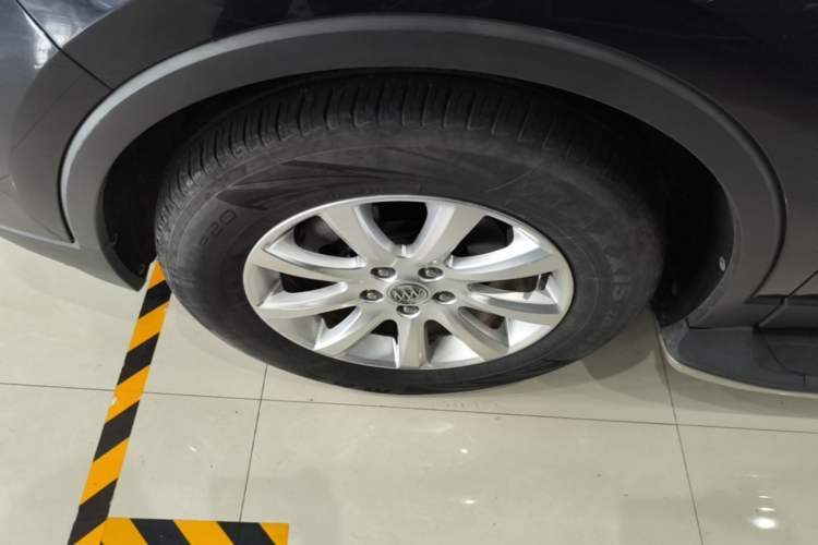Used Buick Envision 2020 20T Two-Wheel Drive Leading Version Left Front Wheel Hub