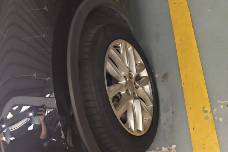 Used Buick Envision 2020 28T Four-Wheel Drive Elite Version Left Front Wheel Hub