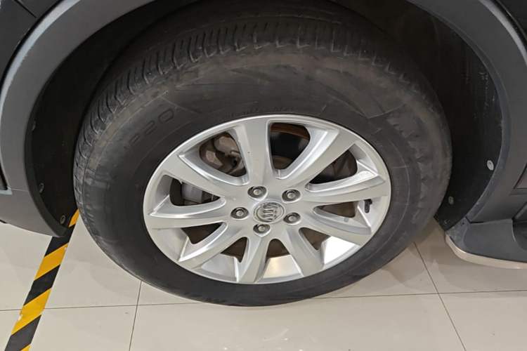 Used Buick Envision 2020 20T Two-Wheel Drive Leading Version Left Front Wheel Hub