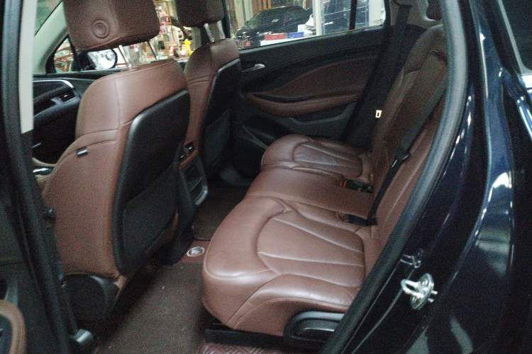 Used Buick Envision 2020 20T Two-Wheel Drive Luxury Model Left Rear Seat