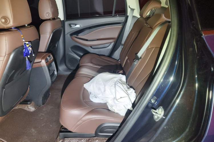 Used Buick Envision 2020 20T Two-Wheel Drive Luxury Model Left Rear Seat