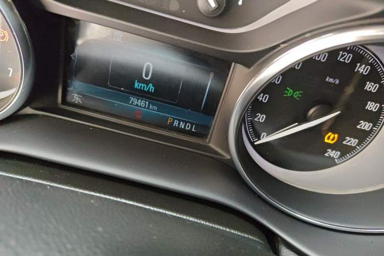 Used Buick Envision 2020 28T Four-Wheel Drive Elite Version Odometer Close Up