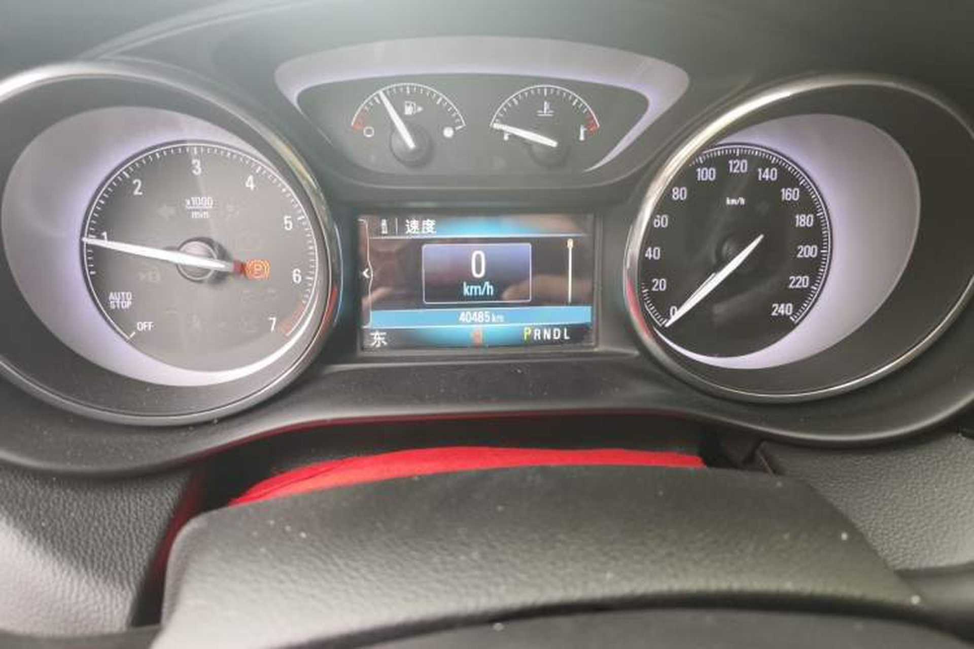 Used Buick Envision 2020 20T Two-Wheel Drive Luxury Model Odometer Close Up