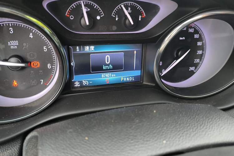 Used Buick Envision 2020 20T Two-Wheel Drive Leading Version Odometer Close Up