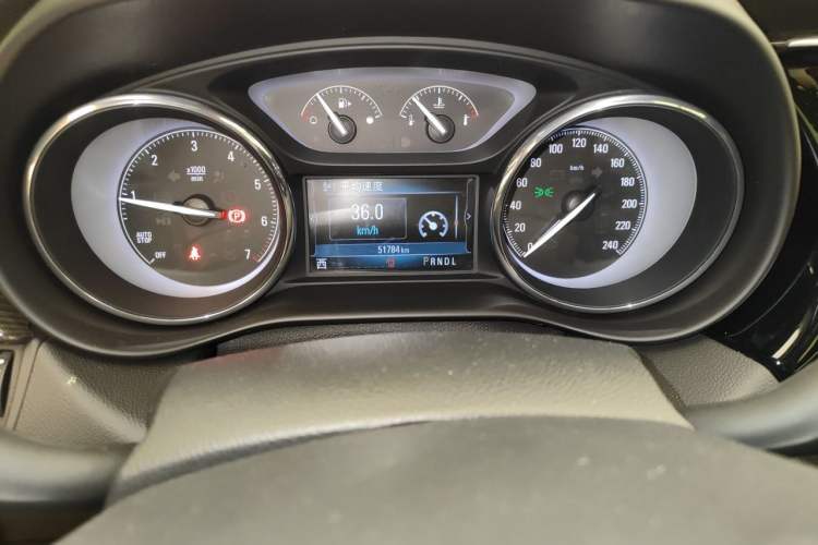 Used Buick Envision 2020 20T Two-Wheel Drive Leading Version Odometer Close Up