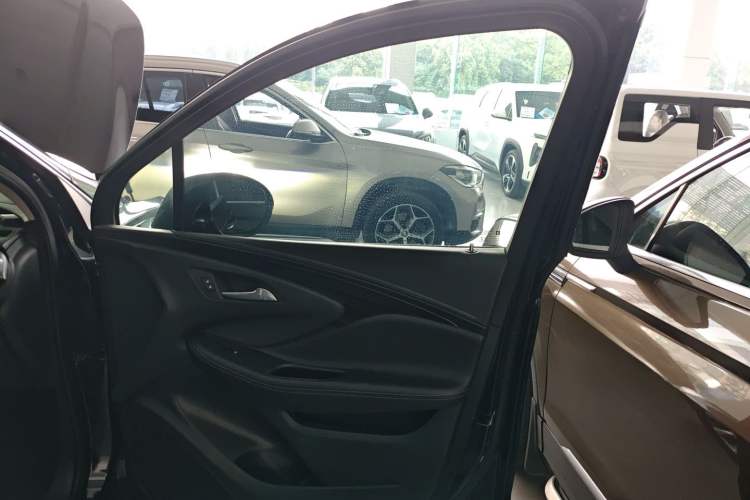 Used Buick Envision 2020 20T Two-Wheel Drive Elite Version Right Front Door Interior