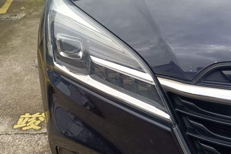 Used Buick Envision 2020 20T Two-Wheel Drive Luxury Model Right Front Headlight
