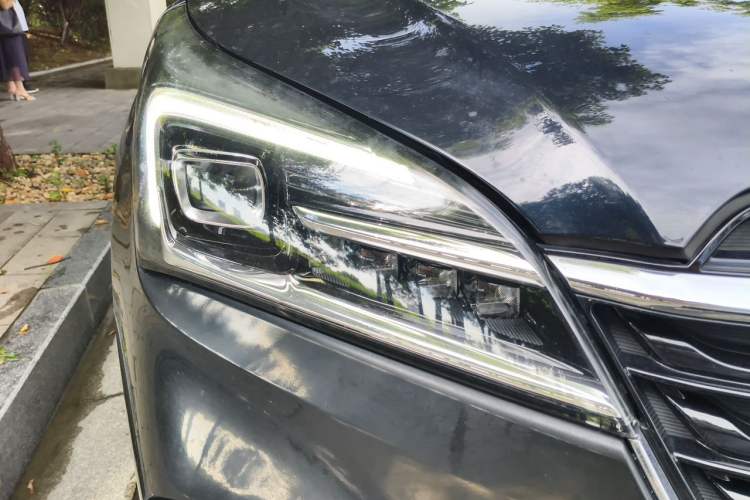 Used Buick Envision 2020 28T Four-Wheel Drive Elite Version Right Front Headlight