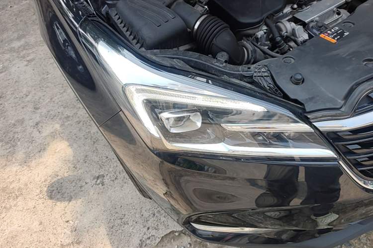 Used Buick Envision 2020 20T Two-Wheel Drive Luxury Model Right Front Headlight