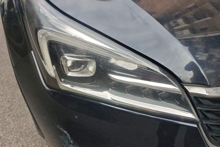 Used Buick Envision 2020 20T Two-Wheel Drive Leading Version Right Front Headlight