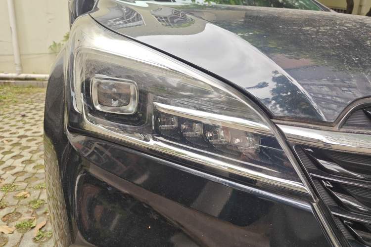 Used Buick Envision 2020 20T Two-Wheel Drive Elite Version Right Front Headlight