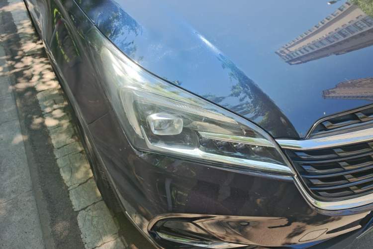 Used Buick Envision 2020 20T Two-Wheel Drive Elite Version Right Front Headlight