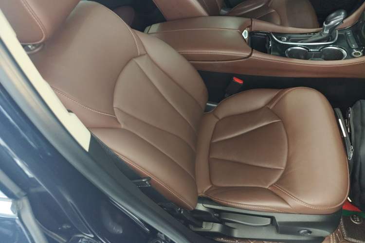 Used Buick Envision 2020 28T Four-Wheel Drive Elite Version Right Front Seat