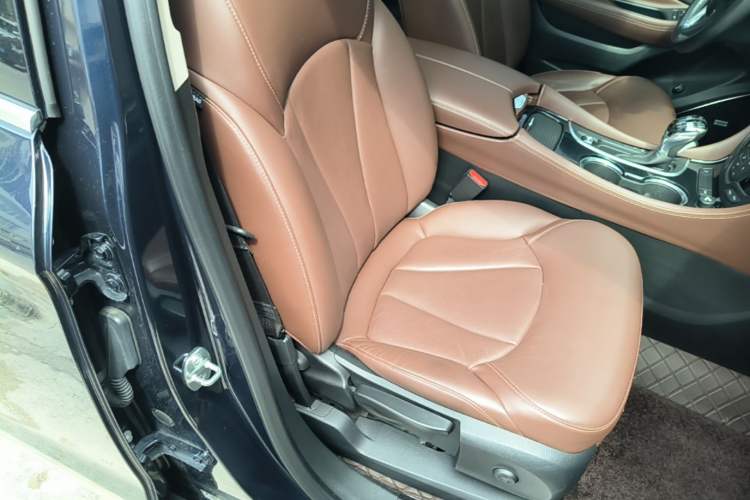Used Buick Envision 2020 28T Four-Wheel Drive Elite Version Right Front Seat