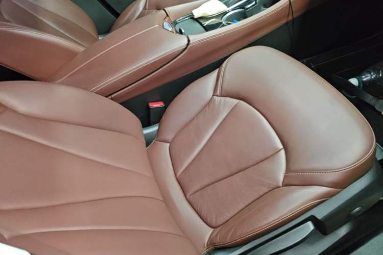 Used Buick Envision 2020 28T Four-Wheel Drive Elite Version Right Front Seat