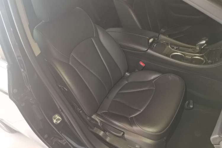 Used Buick Envision 2020 20T Two-Wheel Drive Elite Version Right Front Seat