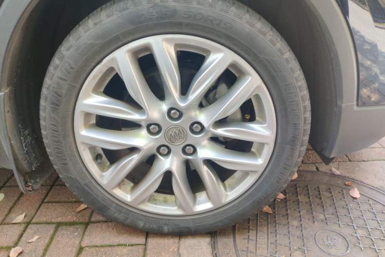 Used Buick Envision 2020 28T Four-Wheel Drive Elite Version Right Front Wheel Hub