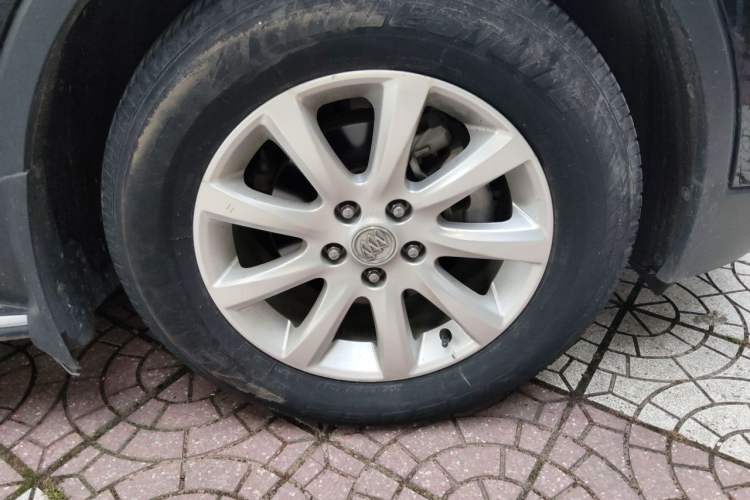 Used Buick Envision 2020 20T Two-Wheel Drive Leading Version Right Front Wheel Hub