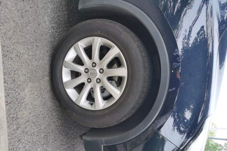 Used Buick Envision 2020 20T Two-Wheel Drive Luxury Model Right Front Wheel Hub