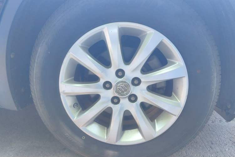 Used Buick Envision 2020 20T Two-Wheel Drive Elite Version Right Front Wheel Hub
