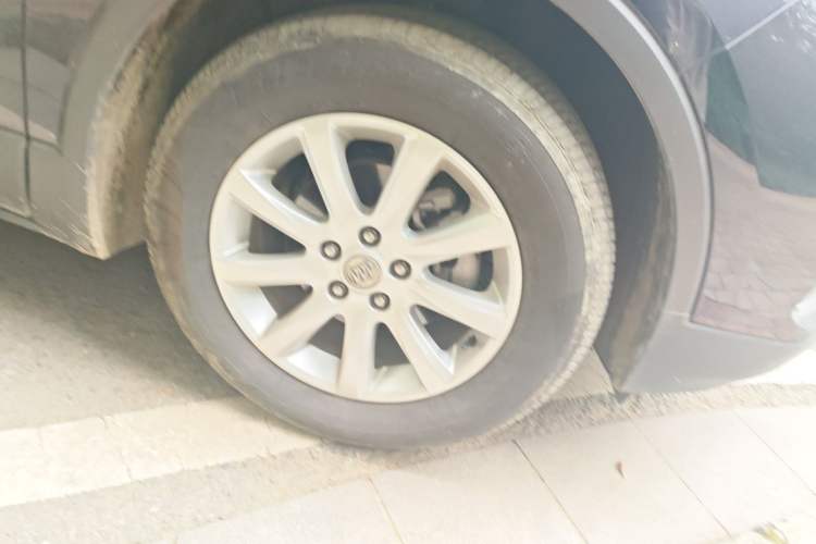 Used Buick Envision 2020 20T Two-Wheel Drive Elite Version Right Front Wheel Hub